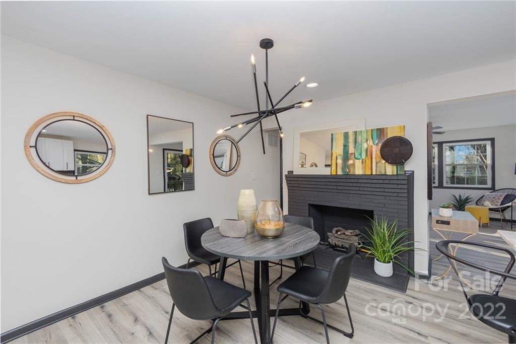 2234 Markham Court