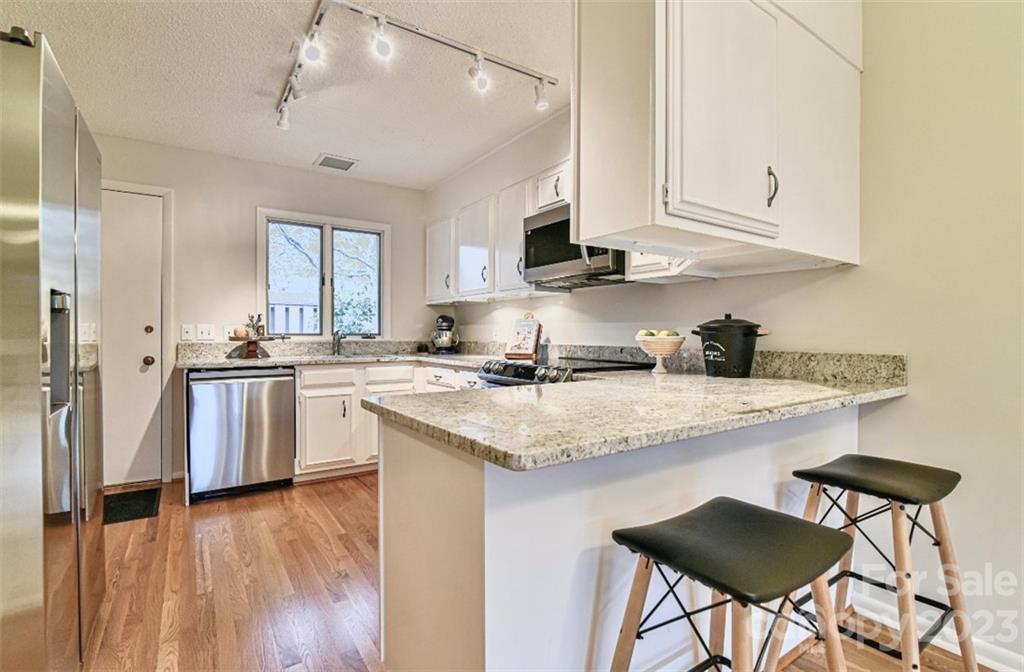 553 Crowfields Lane
