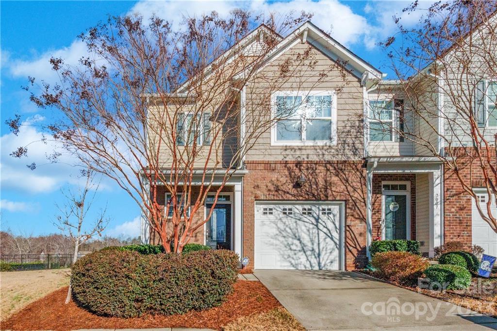7005 Woodsbay Lane