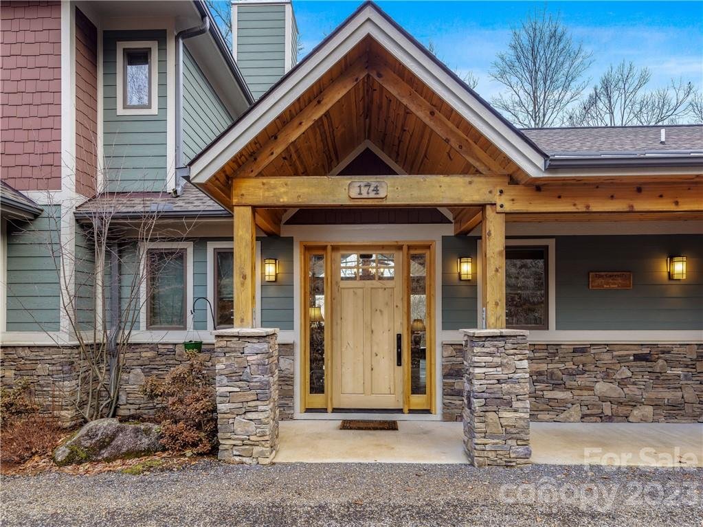 174 Olivia Loop