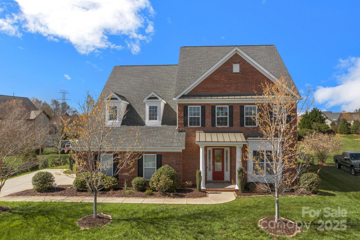 1027 Oleander Lane