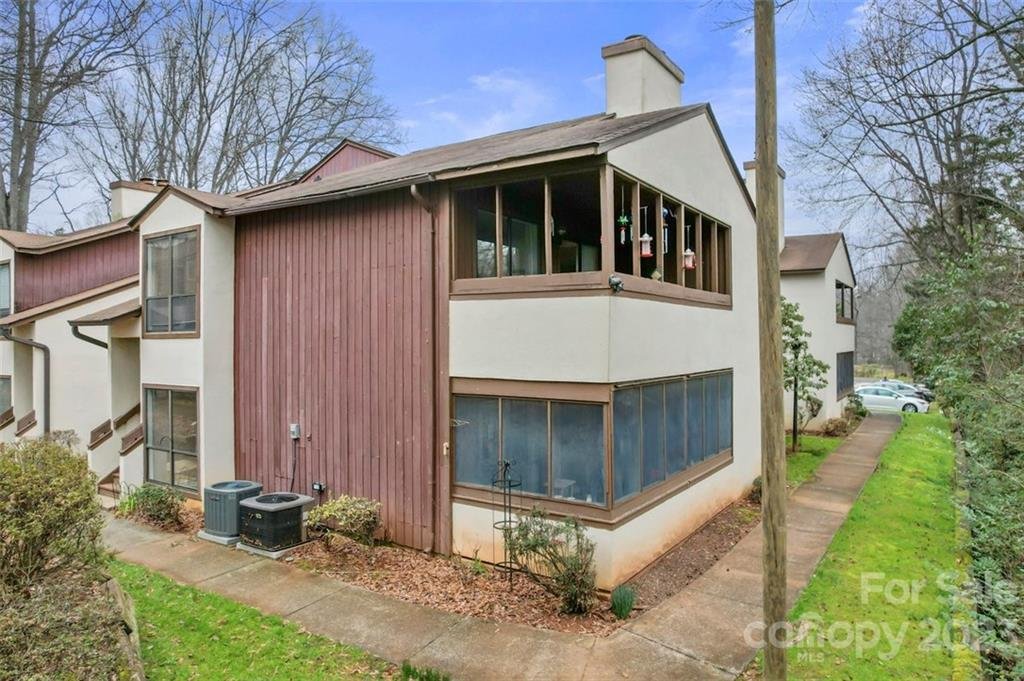 7370 Winery Lane