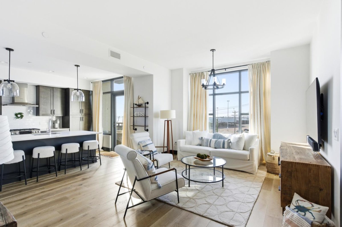 5 Gadsdenboro Street Apt 405