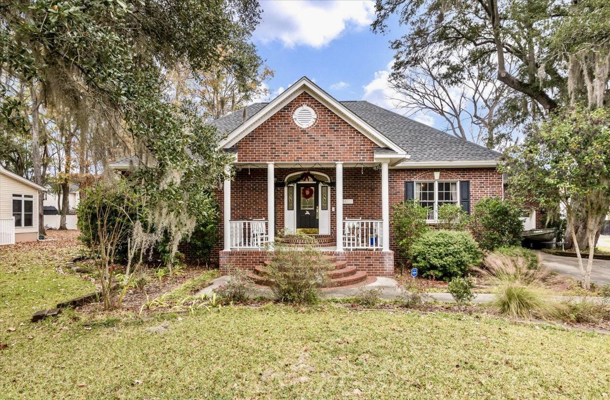 1407 Dennis Boulevard