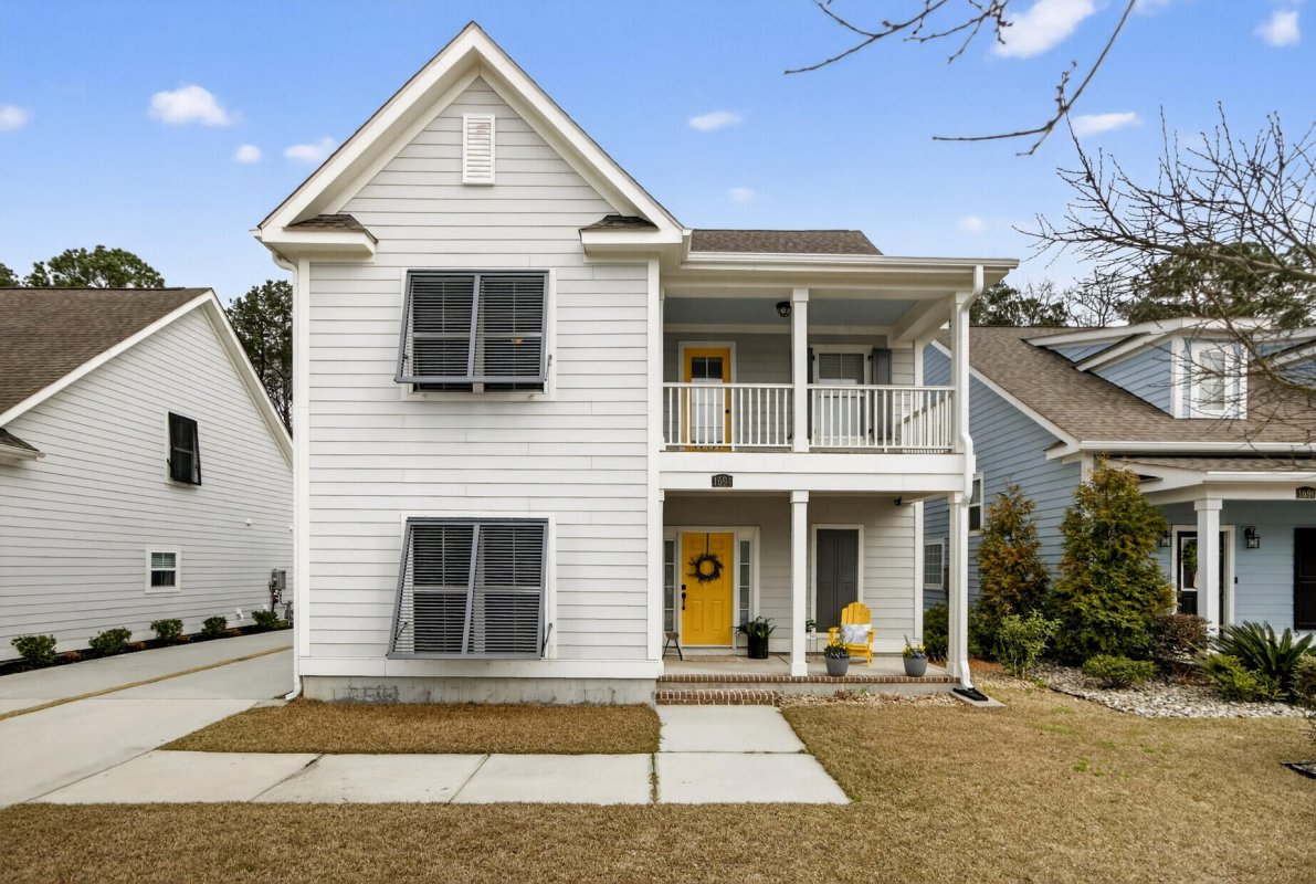 1694 Sparkleberry Lane
