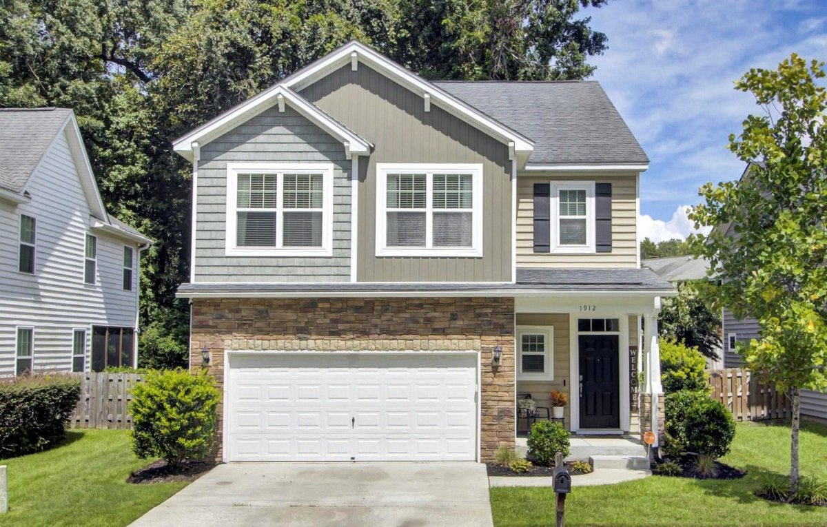 1912 Chestnut Oak Lane