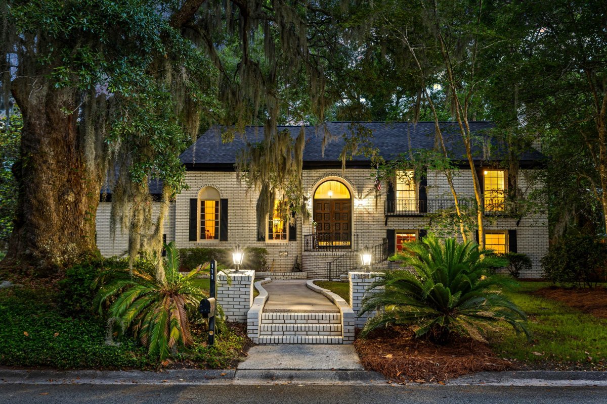 111 Seven Oaks Lane