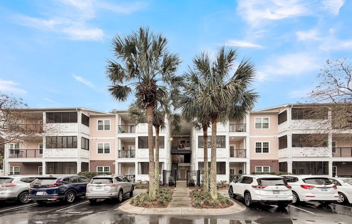 1025 Riverland Woods Place 1109