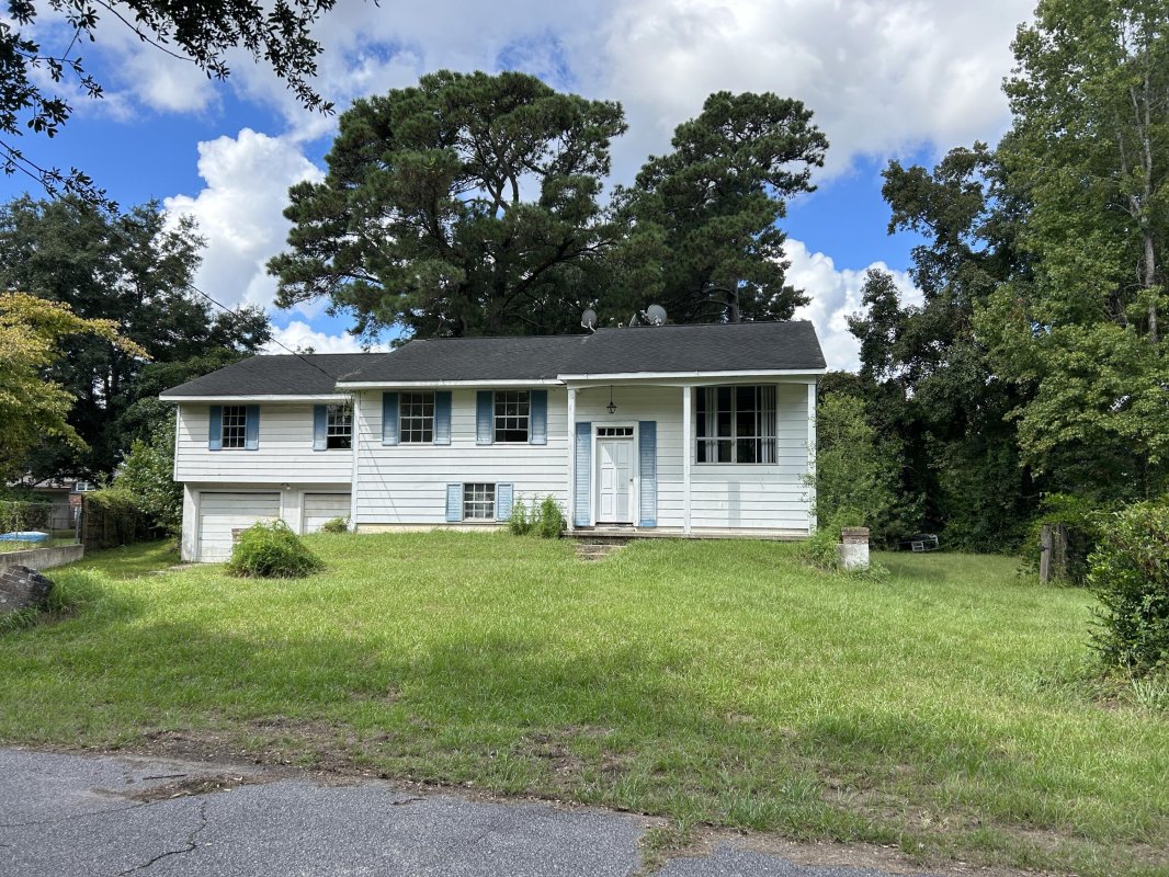 1812 Manigault Place