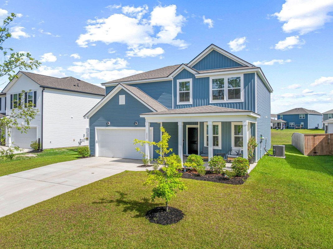 222 W Bradford Pointe Drive