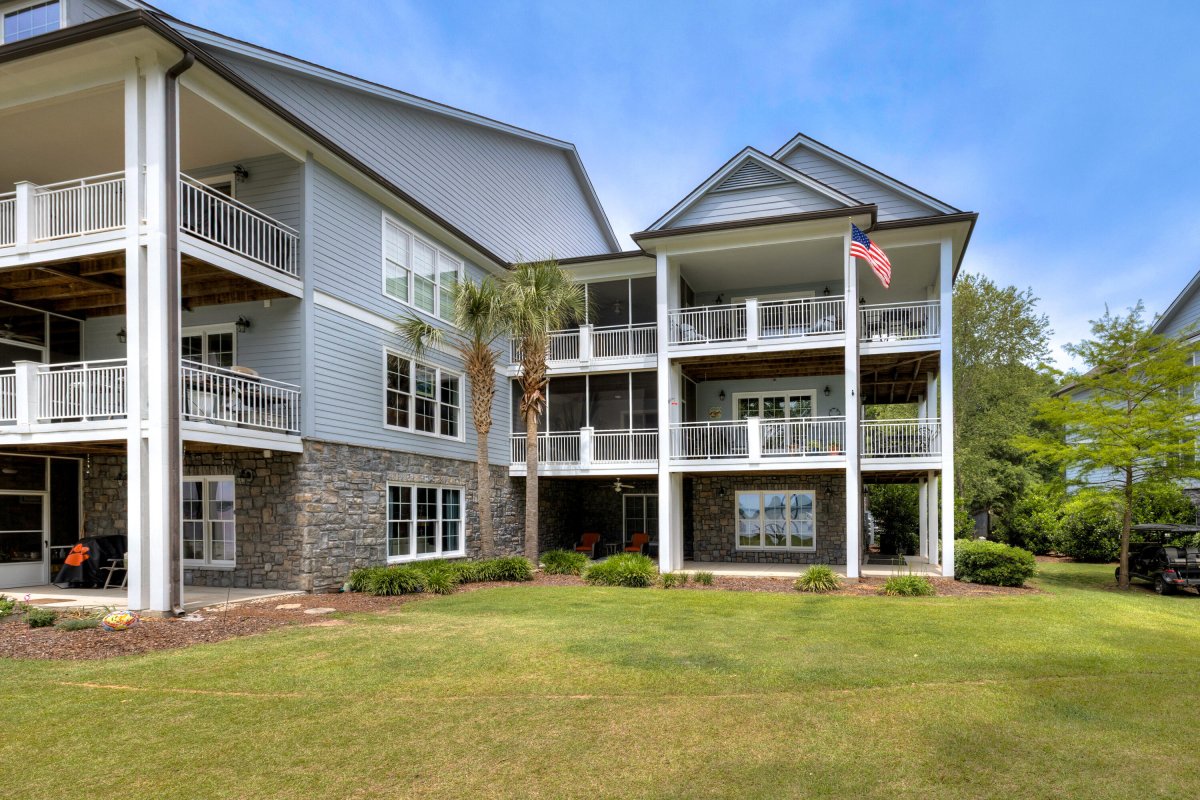 1184 Bridgeview Lane E104