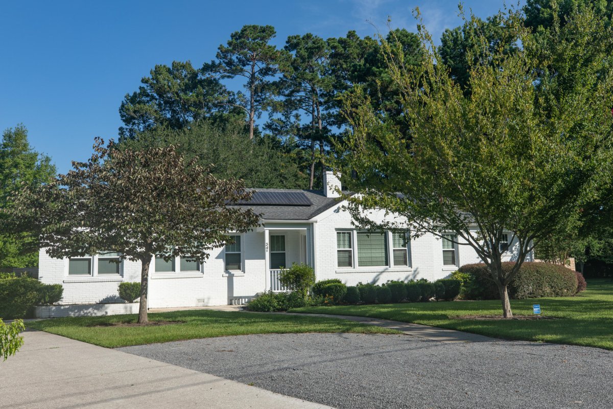 341 Hollywood Drive