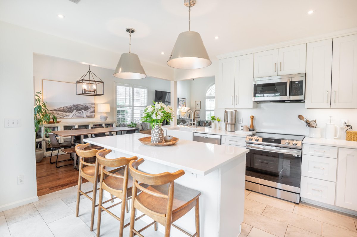 2053 Arundel Place