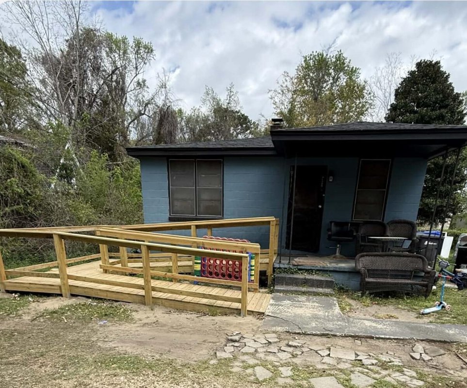 728 Eagle Street
