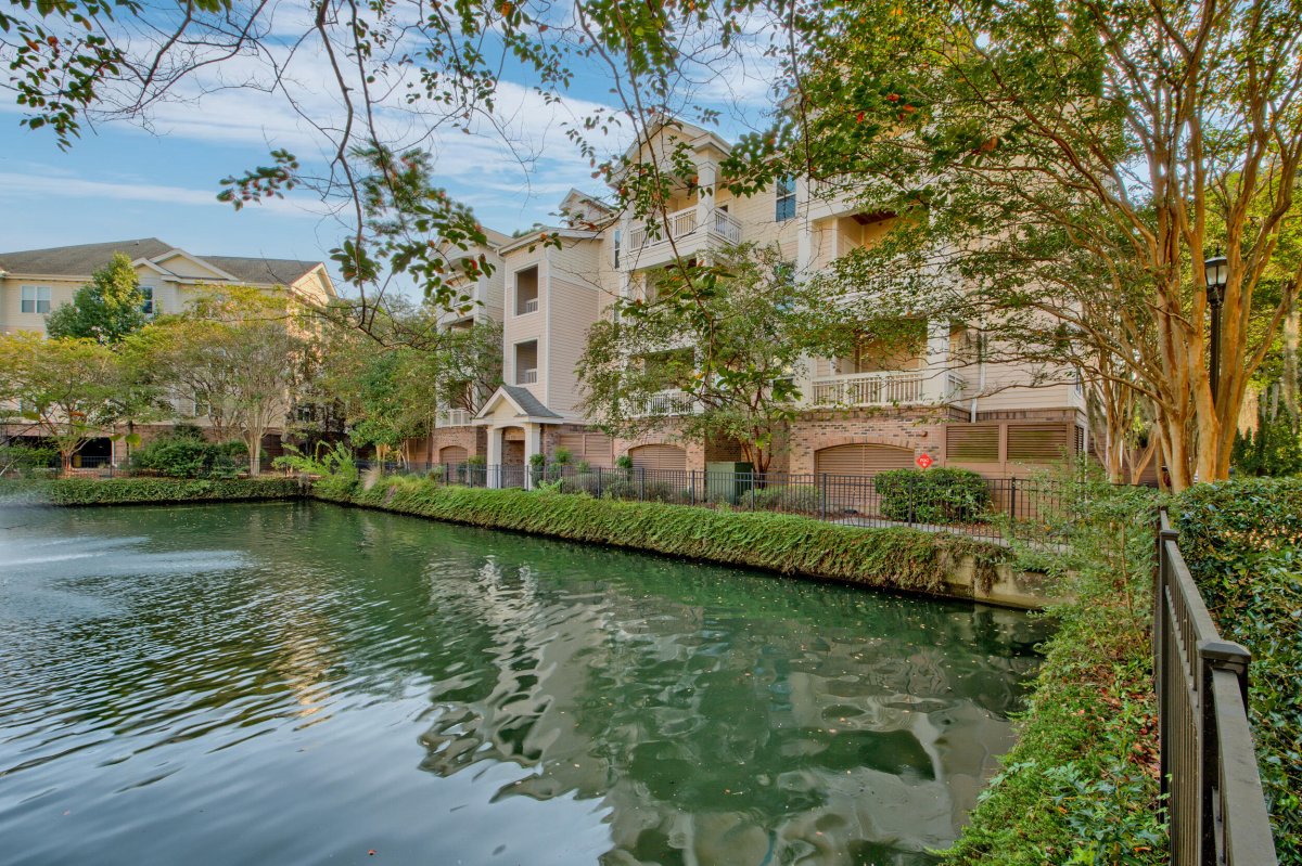 2244 Ashley Crossing Drive 524