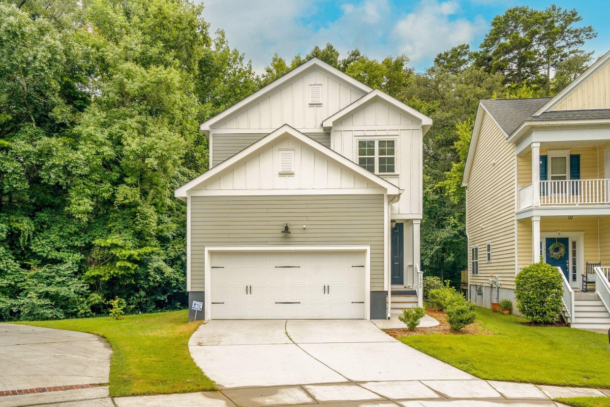 1935 Chestnut Oak Lane