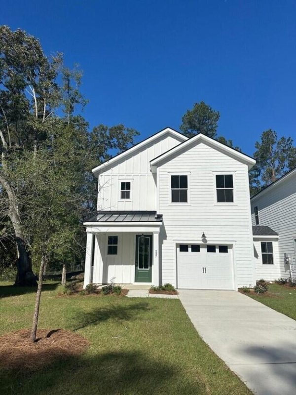 219 Claret Cup Way