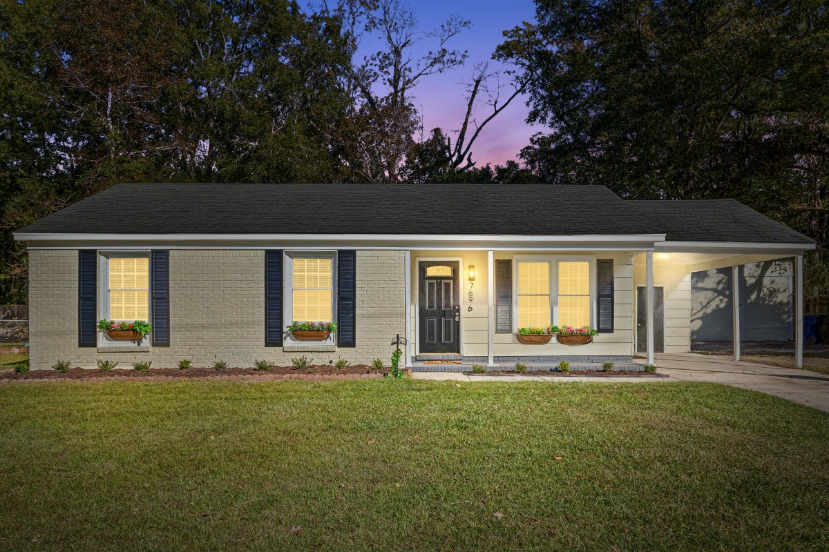 7696 Midwood Drive