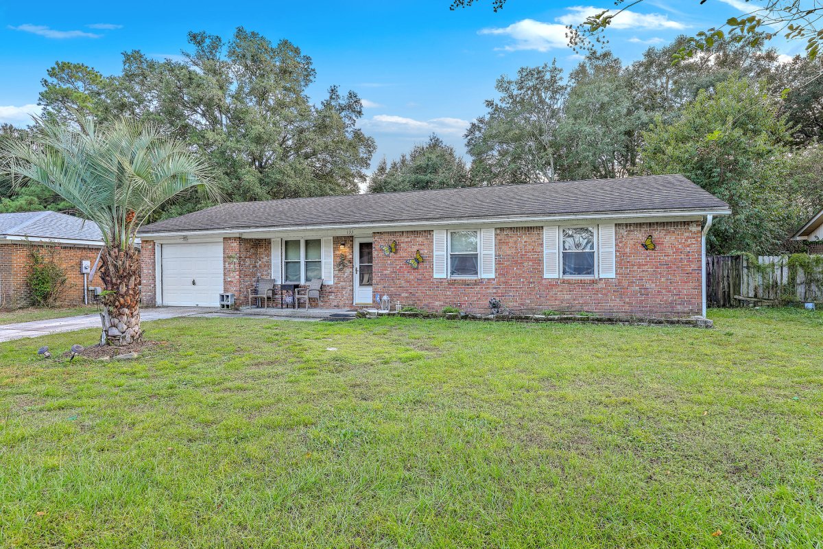 133 E Edgefield Drive