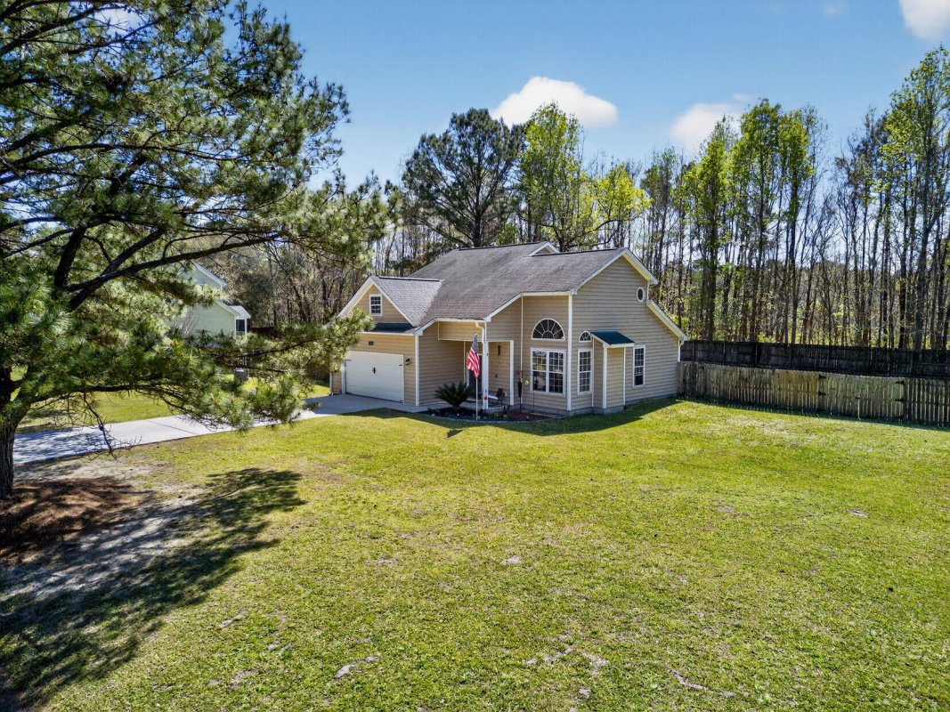 7389 Commodore Road