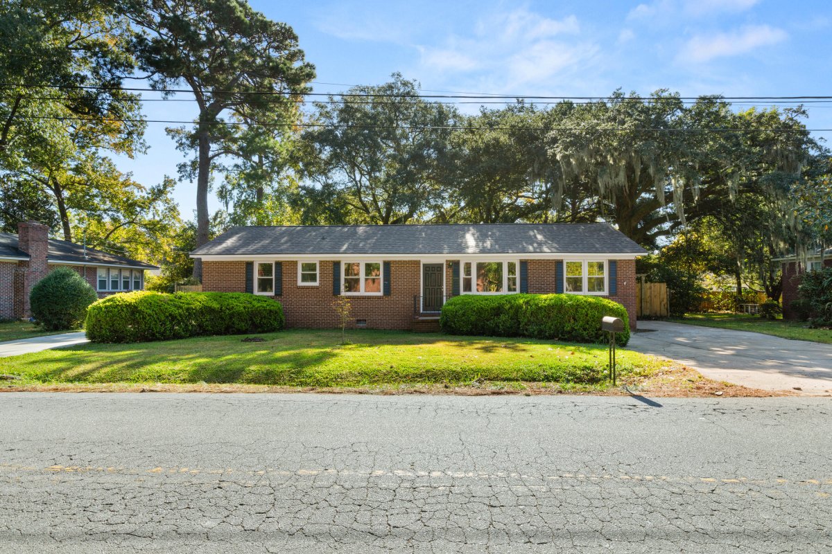 1787 Dogwood Road