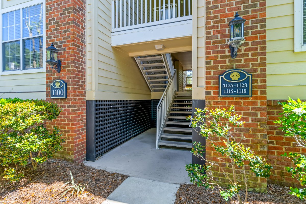 1600 Long Grove Drive 1115