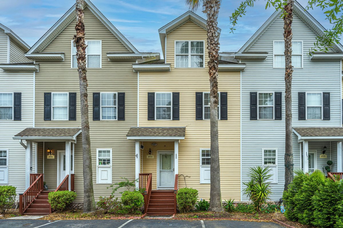4933 Lake Palmetto Lane