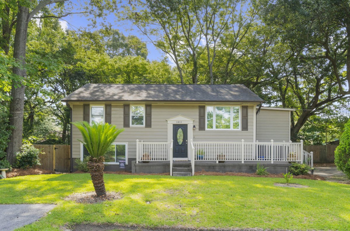 1811 Manigault Place