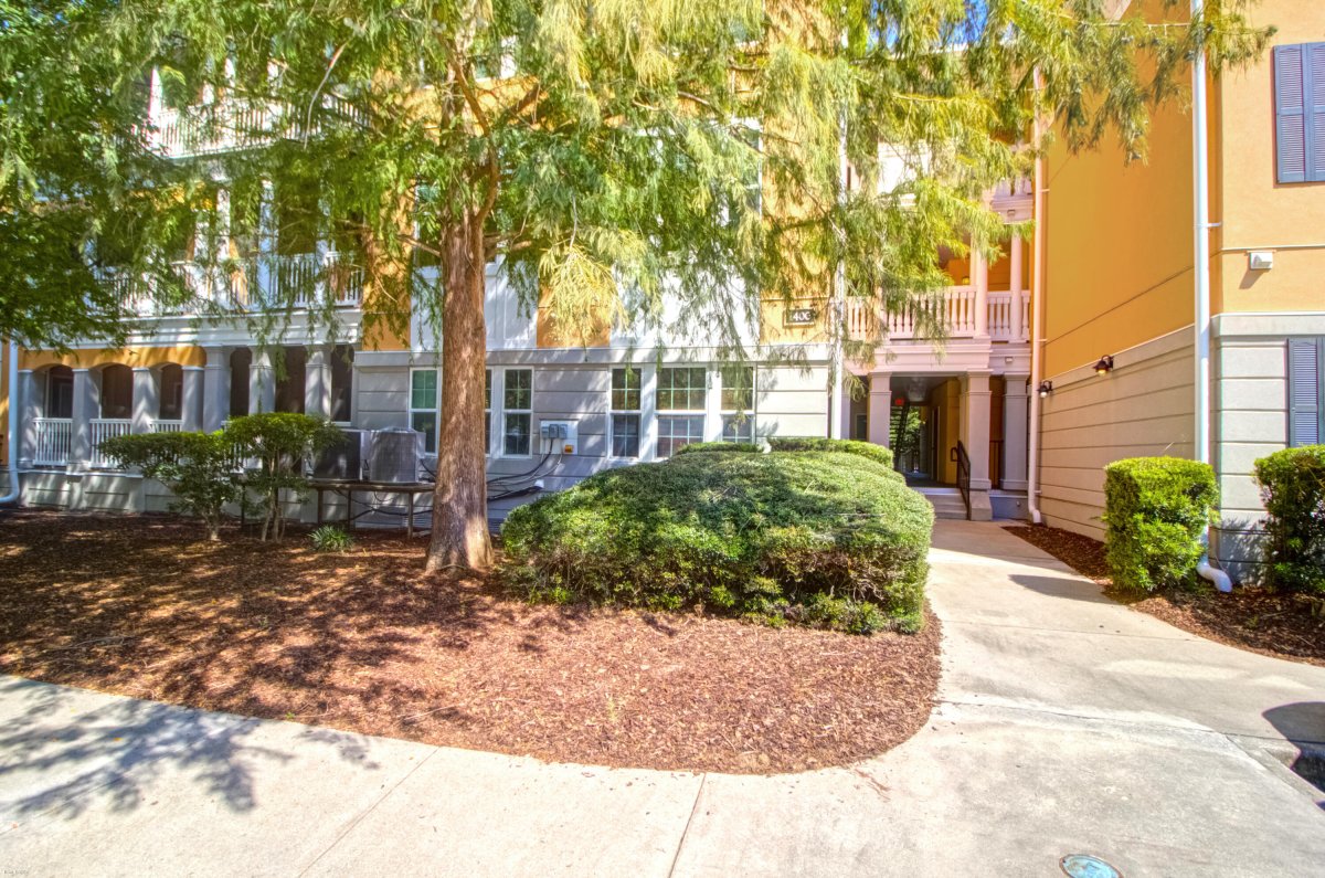 1427 Telfair Way