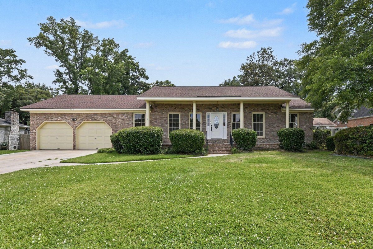 1035 Dominion Drive