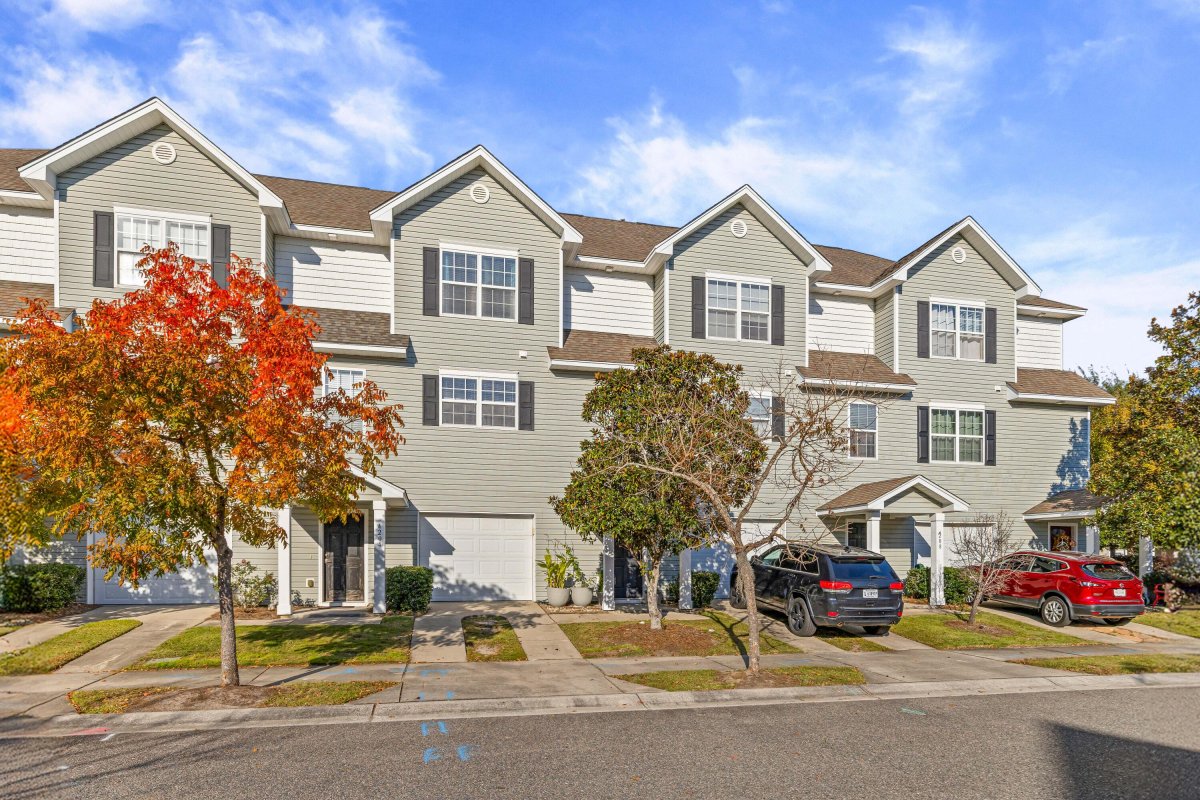 4206 Climbing Tree Court