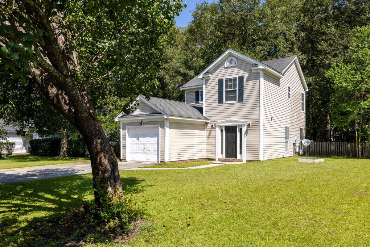 8498 William Moultrie Drive