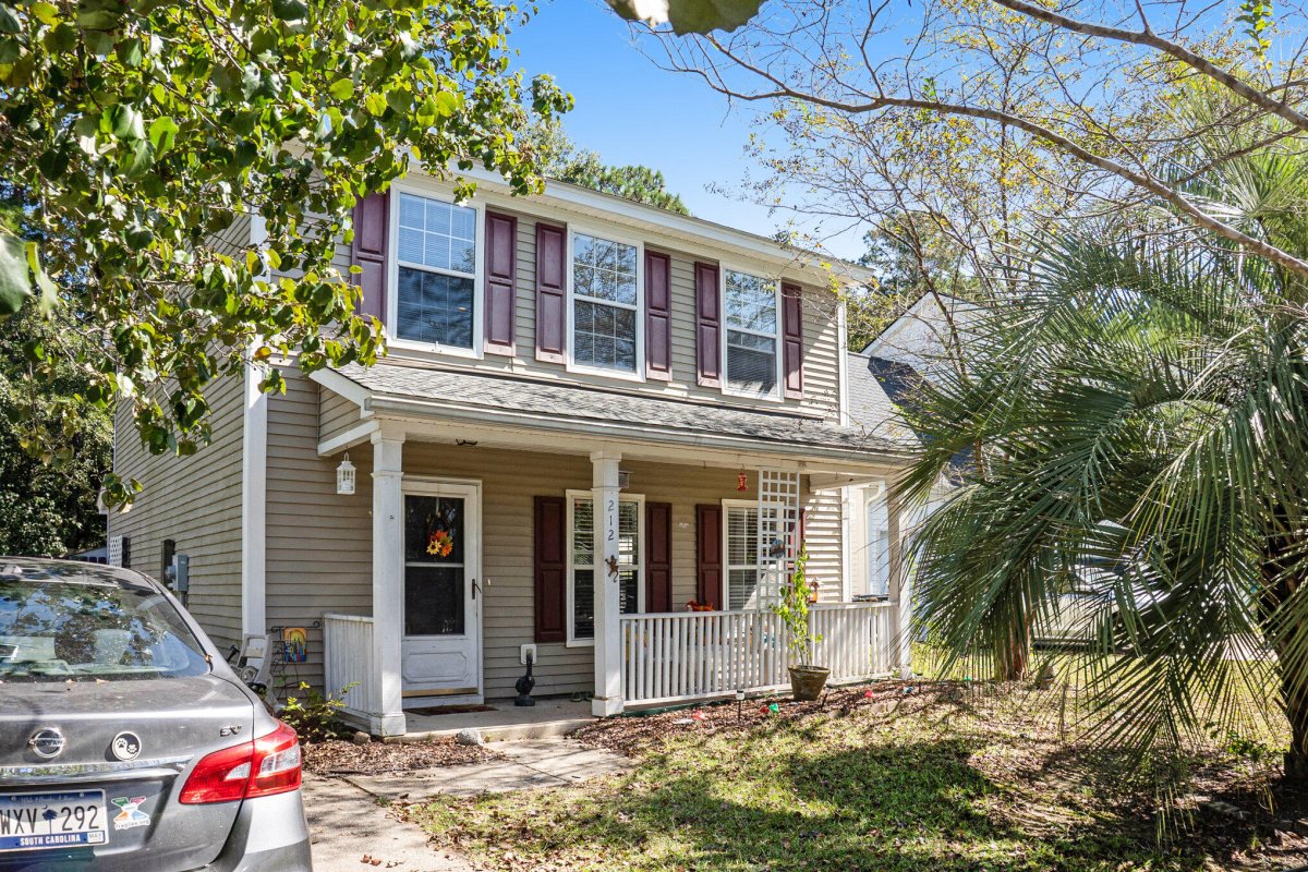 212 Two Pond Loop