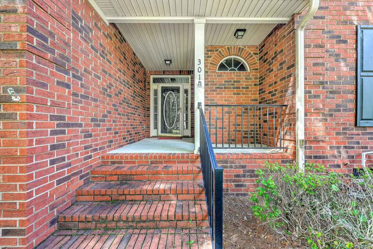 301 Bellerive Lane