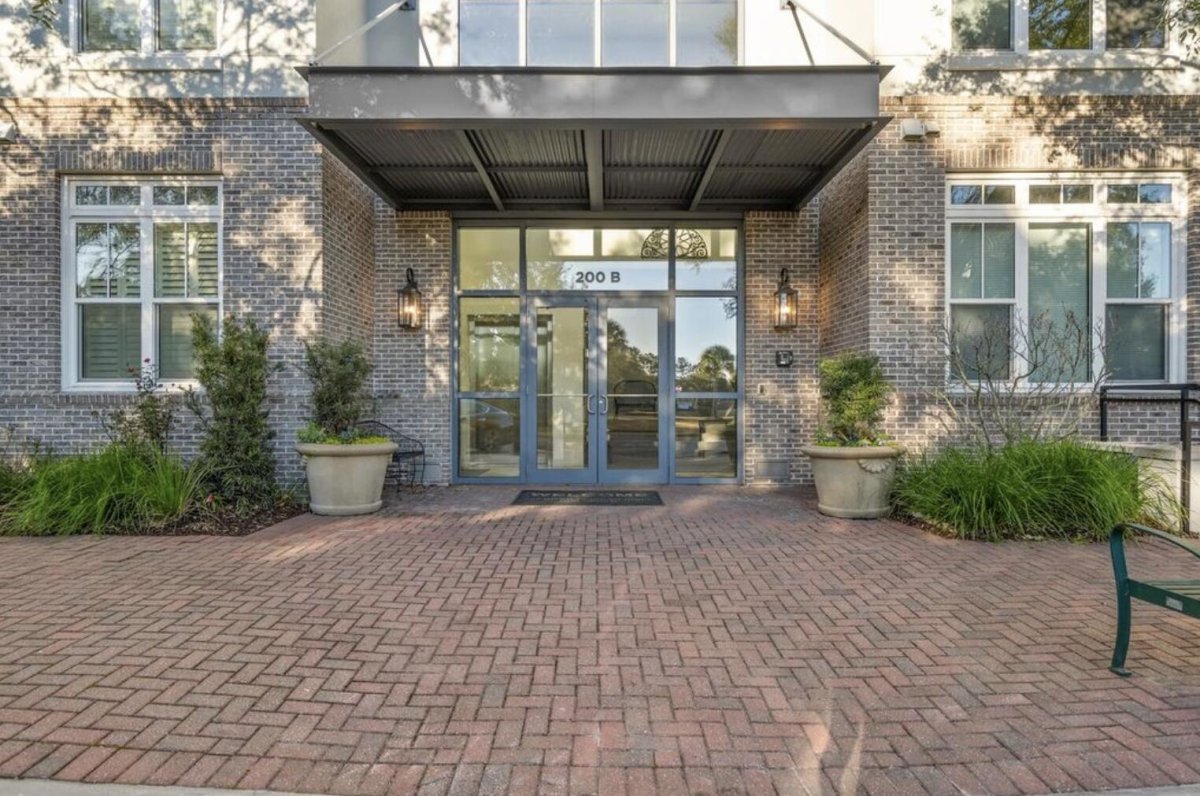 200 River Landing 403
