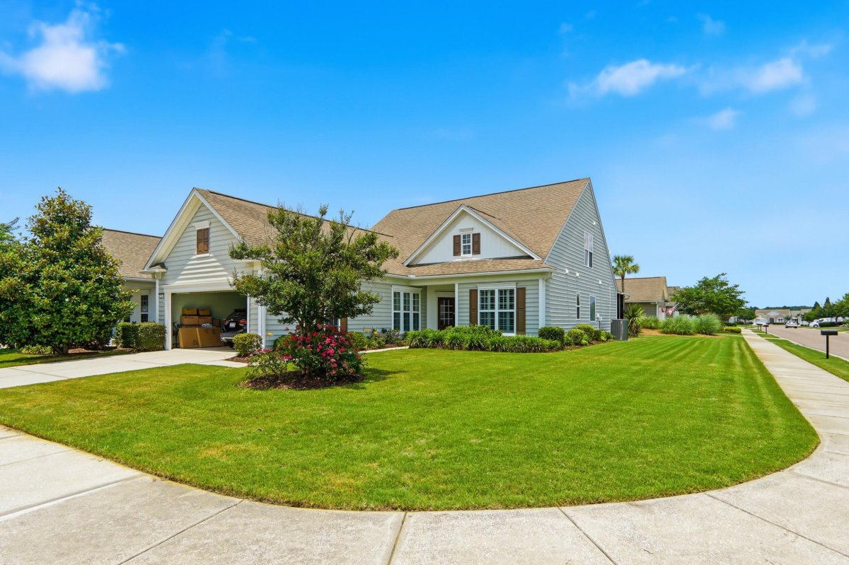 554 Tranquil Waters Way