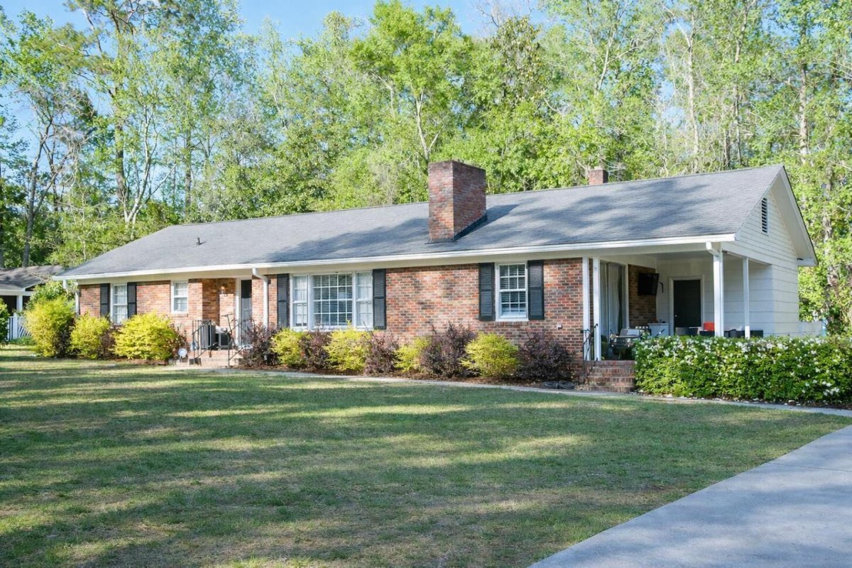 115 Woodlawn