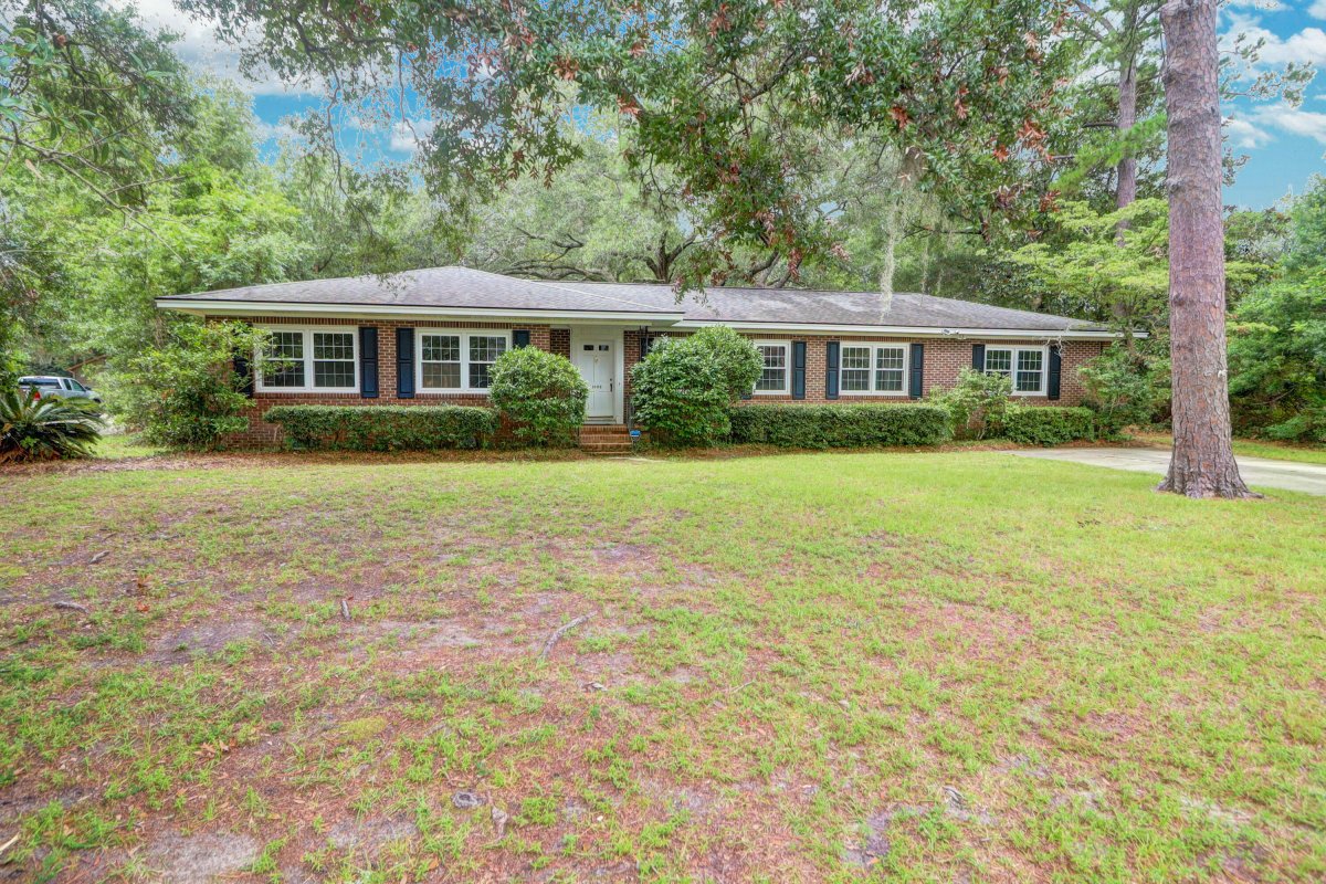 1006 Lakeview Drive
