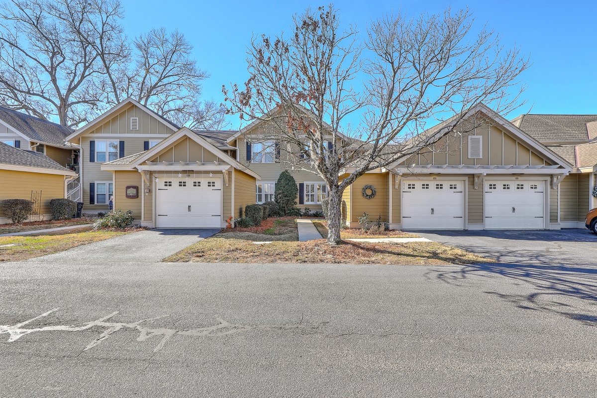 5519 Colonial Chatsworth Circle