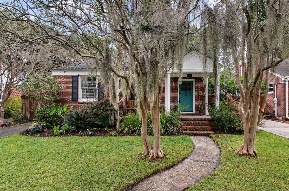 10 Lyttleton Avenue