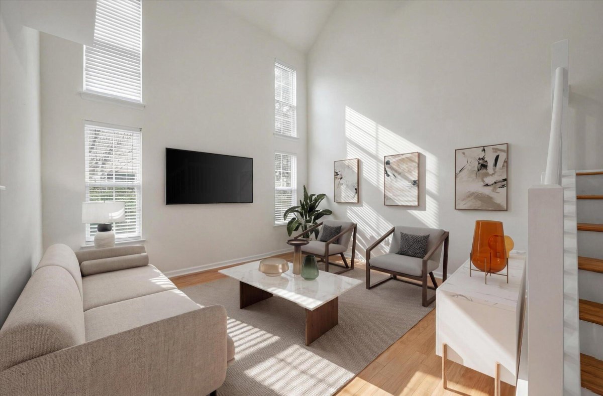 5208 Fernland Way