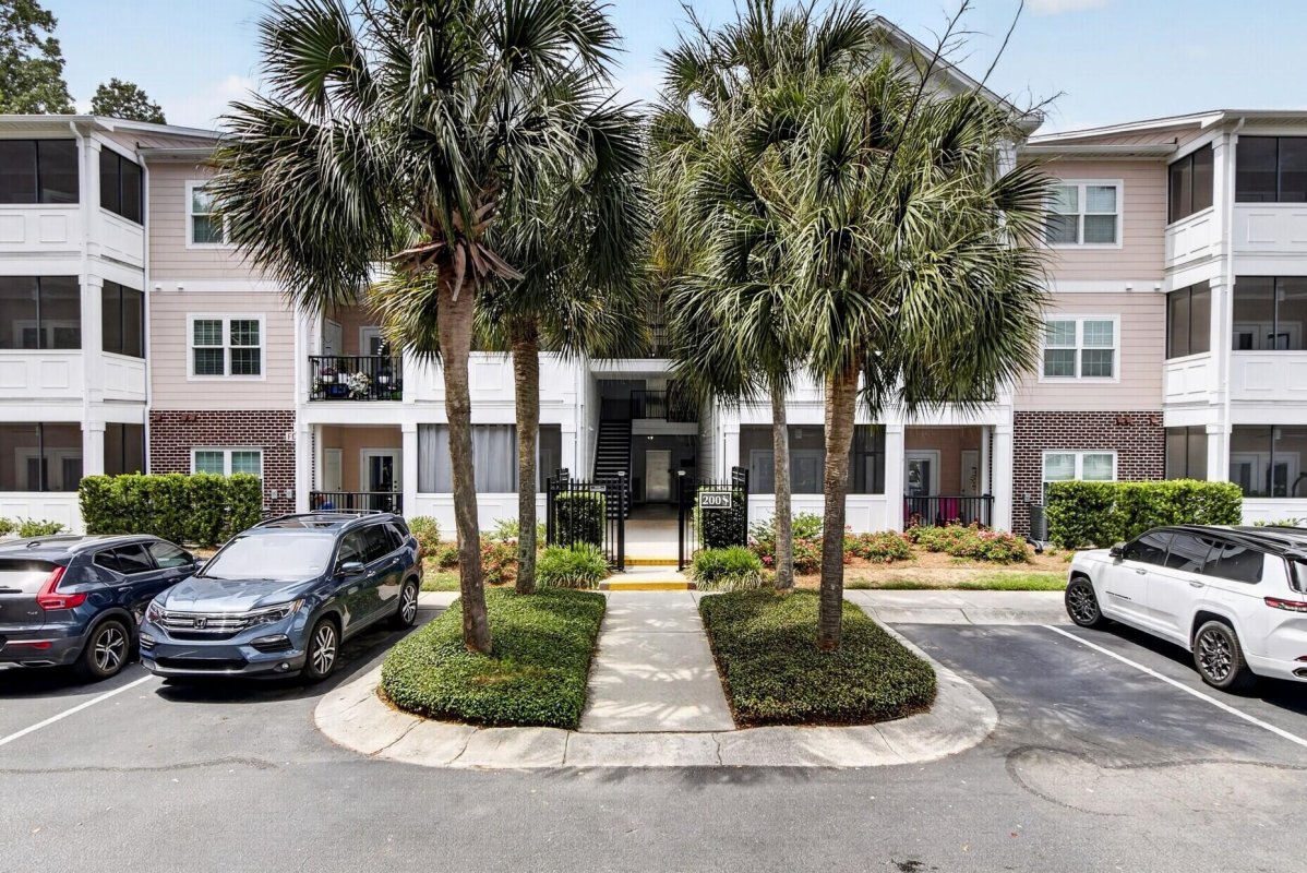 1025 Riverland Woods Place Apt 220