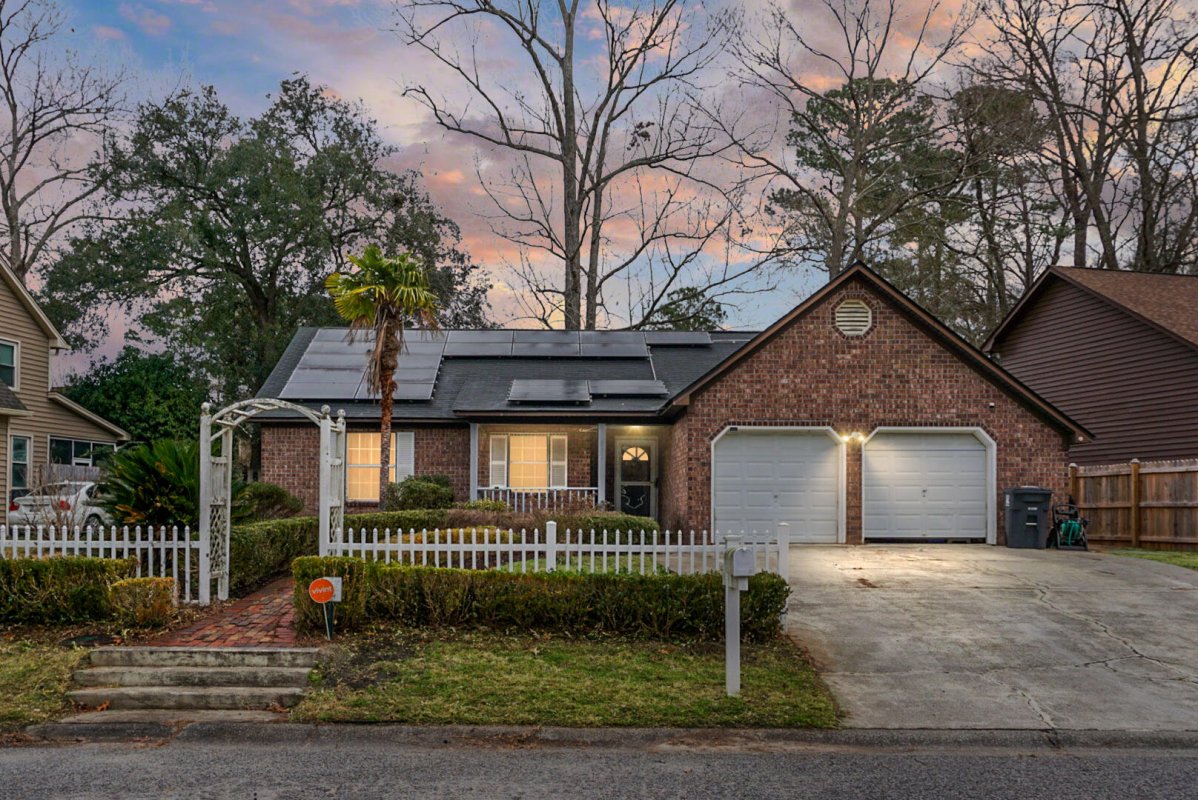 235 Knightsbridge Drive