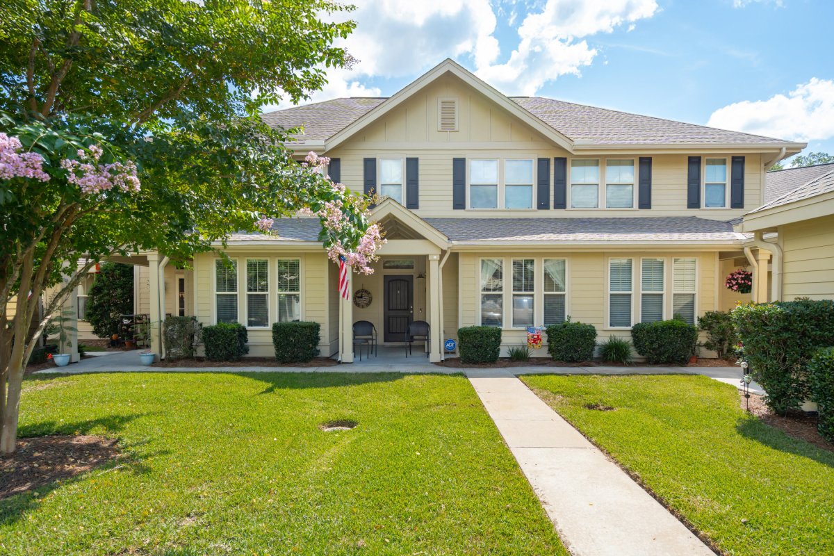 5511 Colonial Chatsworth Circle