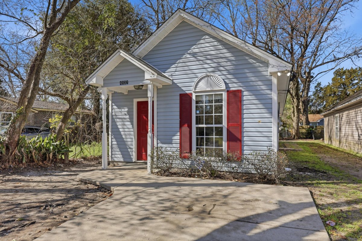 4937 Nesbitt Avenue