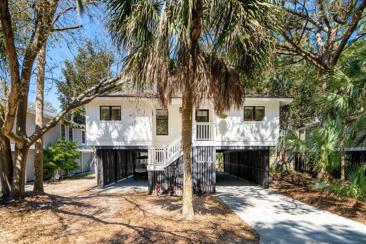 16 Twin Oaks Lane