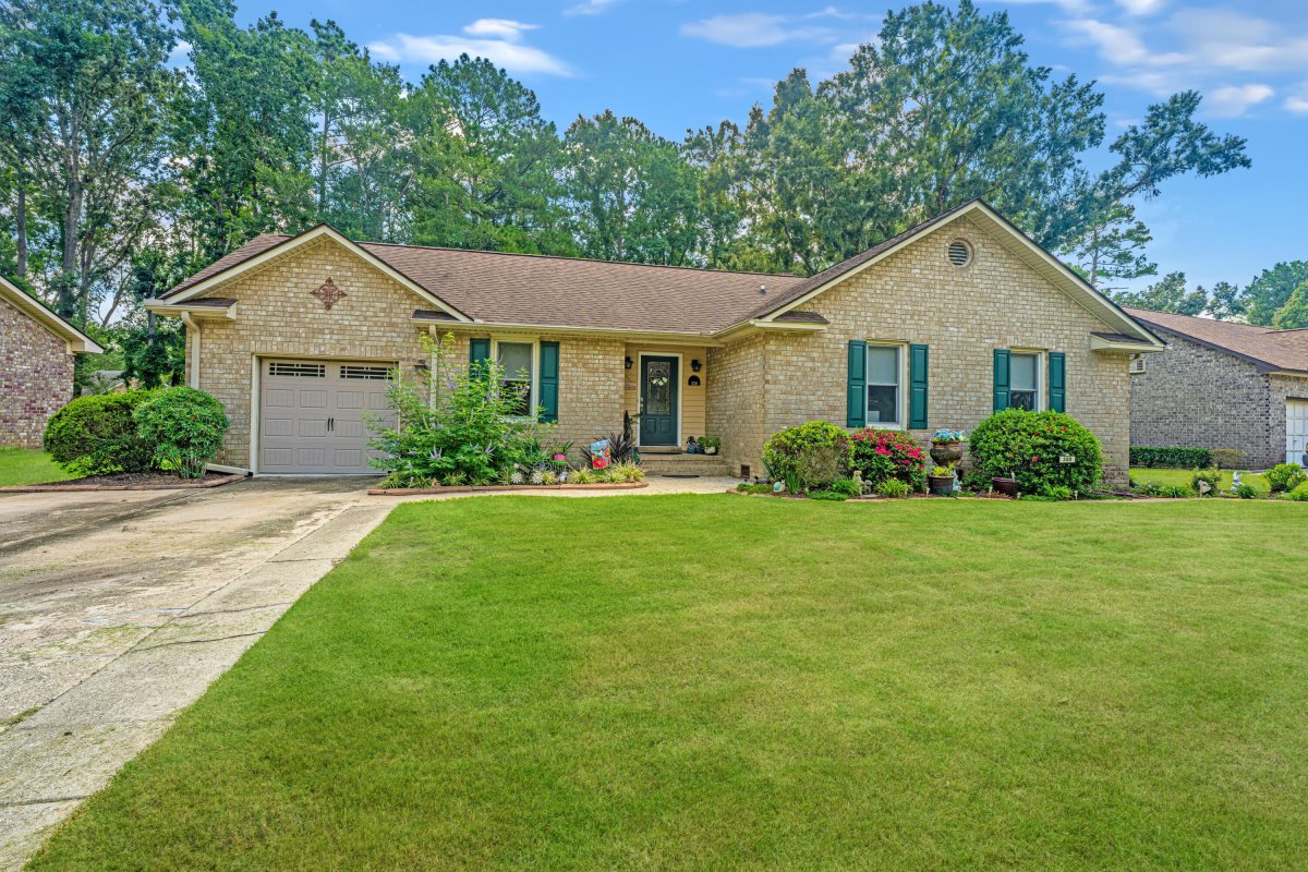320 Chessington Circle
