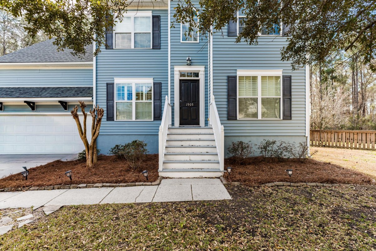 1905 Bristle Pine Court