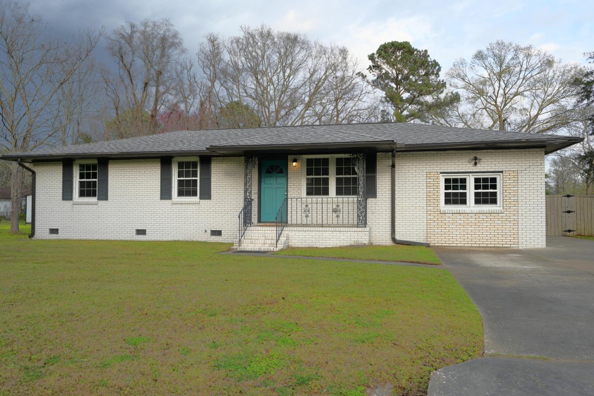 4 Ophir Drive