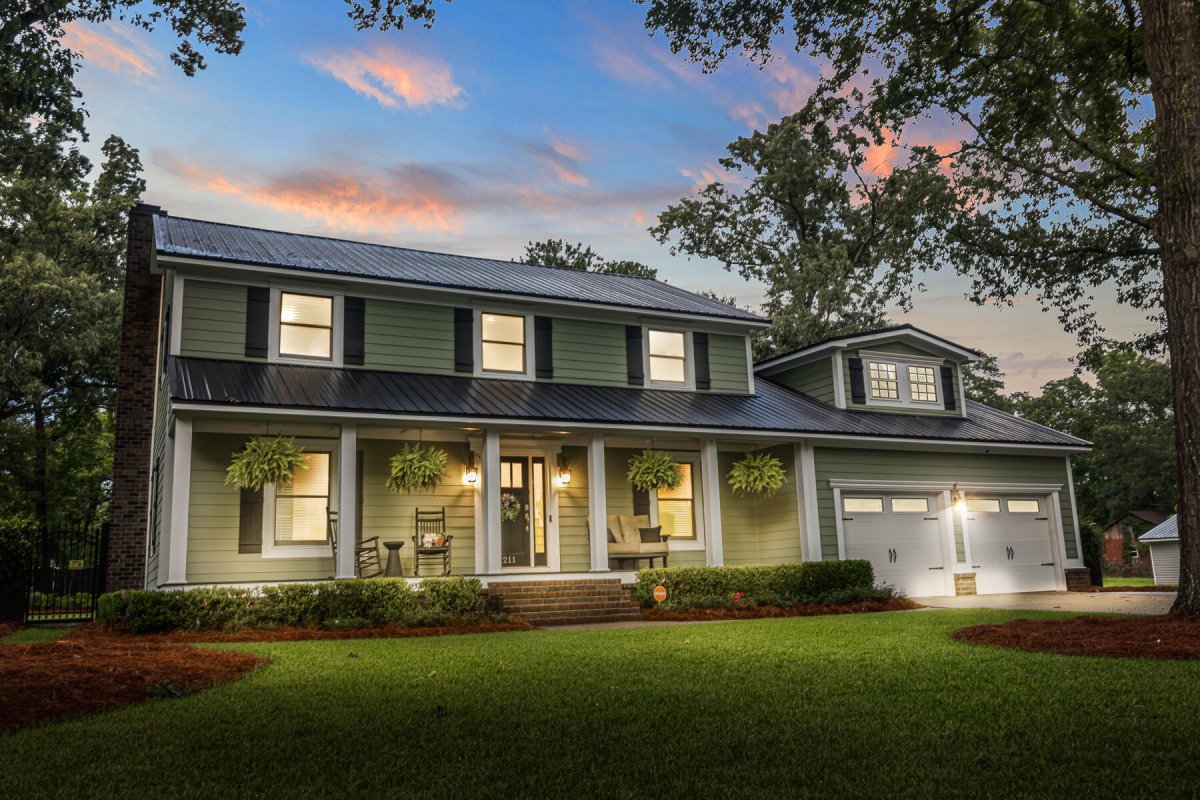 1211 Dennis Boulevard